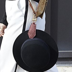 EYASI magnetic holder Red